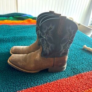Boys Ariat Boots size 6